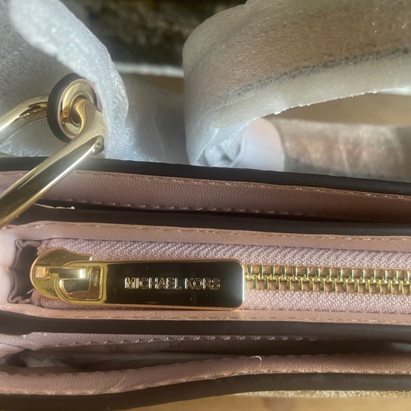 NWT MICHAEL KORS Trisha logo crossbody bag in pink - Picture 12 of 16